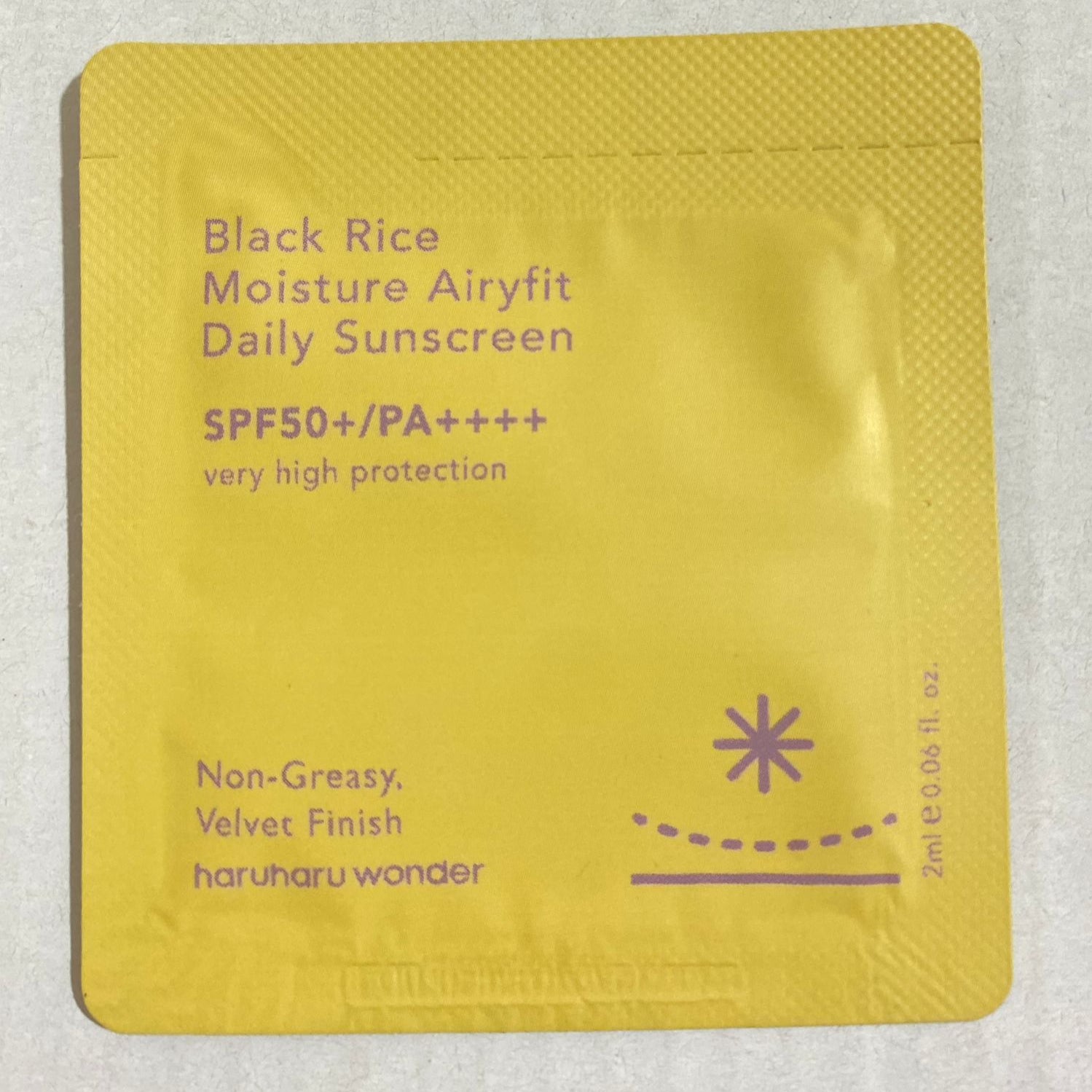 [Sachet] haruharu wonder Black Rice Moisture Airyfit Sunscreen (2ml)